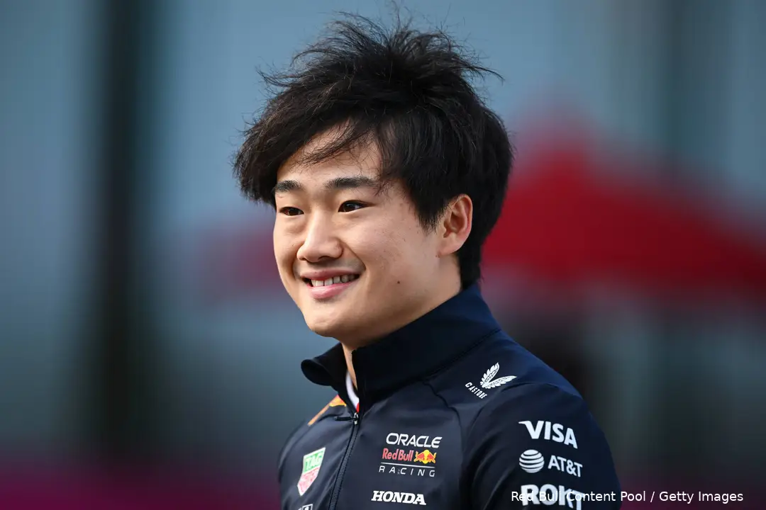 Tsunoda begint zijn debuutweekend met twee top tien-klasseringen in de vrije trainingen.