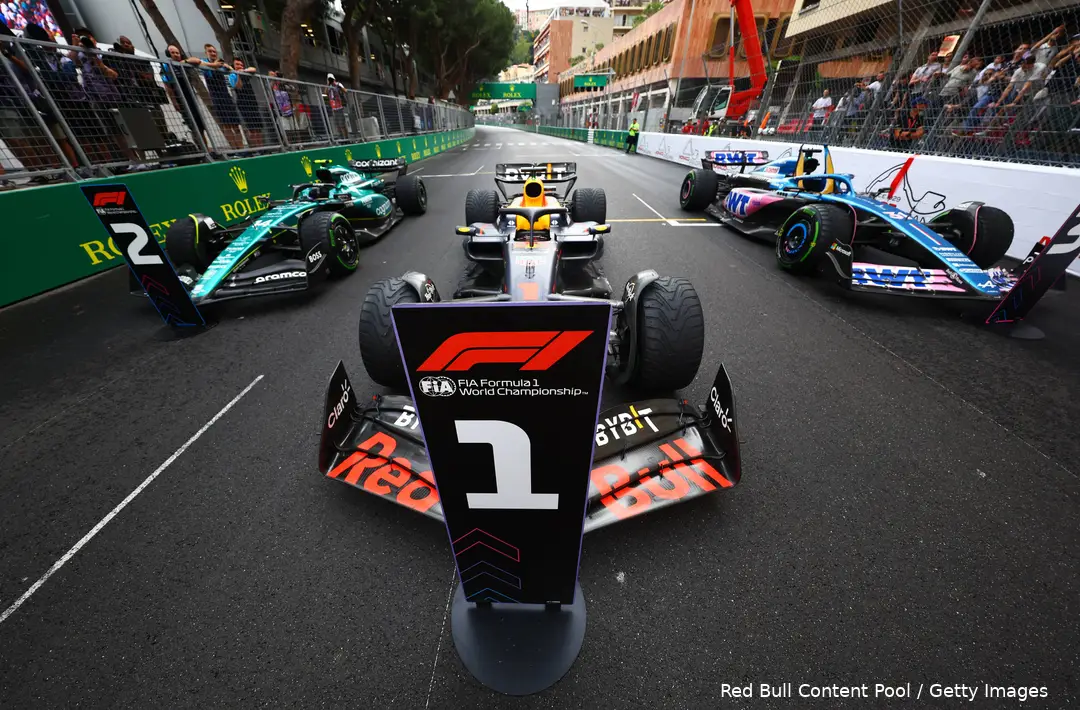 <i>Het podium bestond uit Verstappen, Alonso, en Ocon.</i>