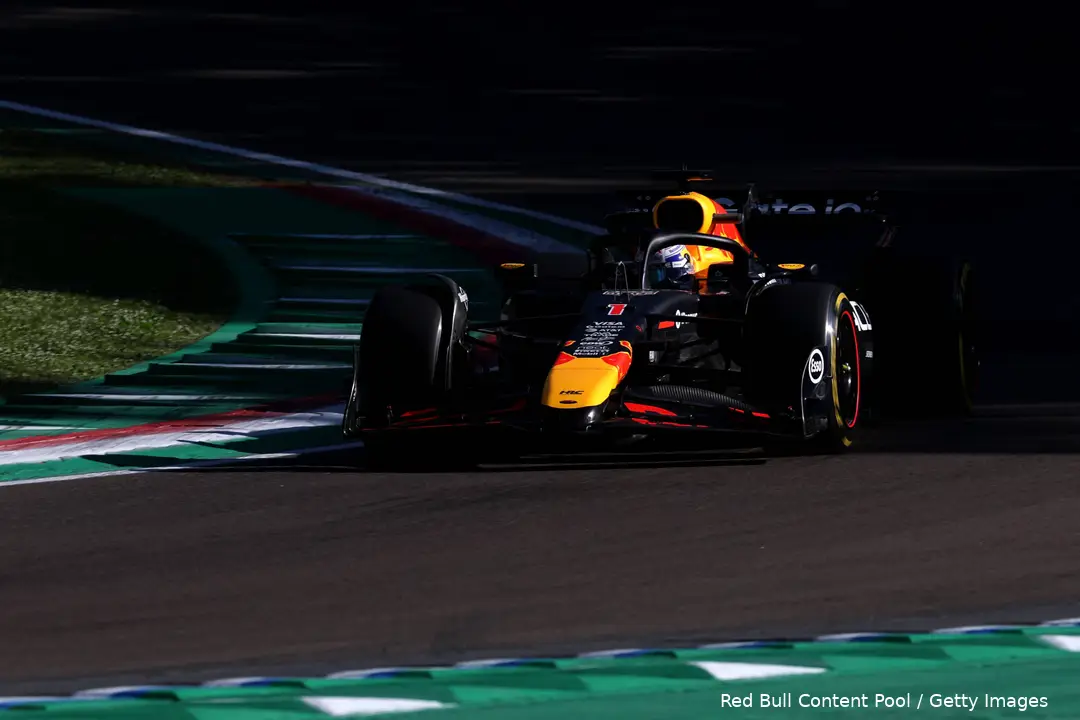 Verstappen was tijdens de vrijdagsessies in Imola niet tevreden met zijn bolide.