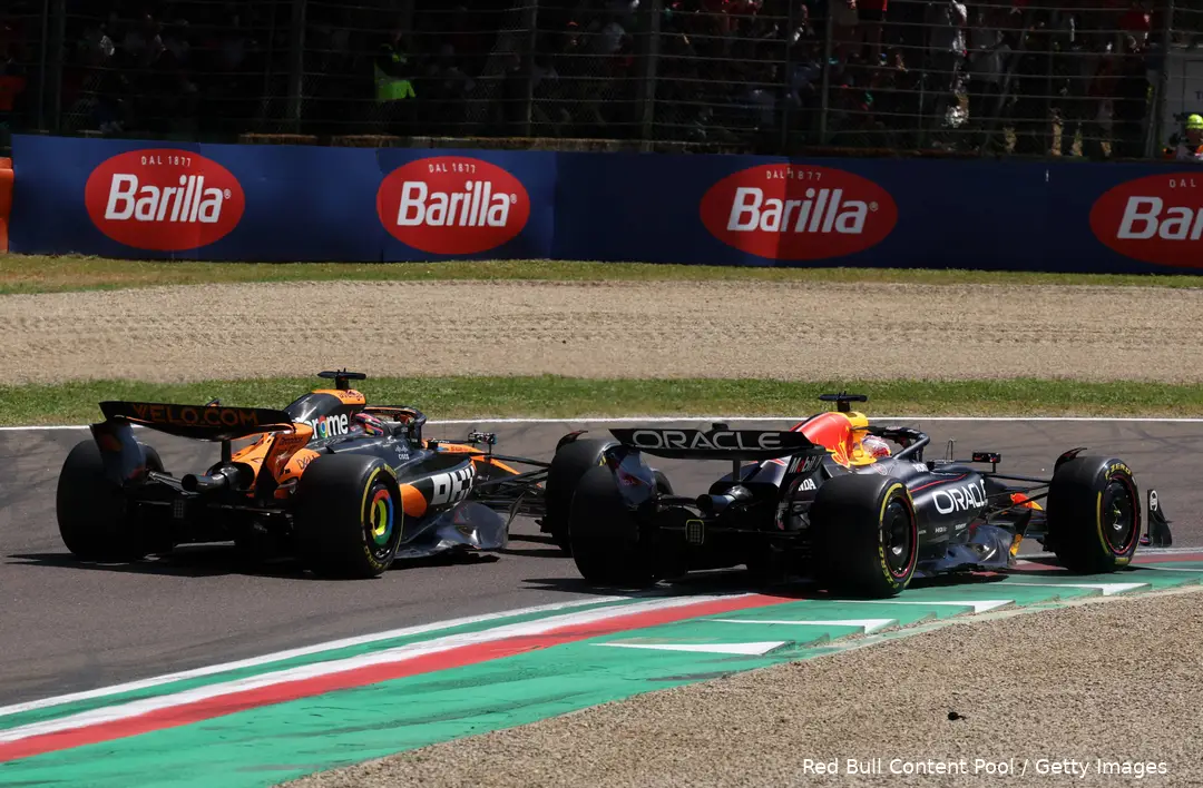max verstappen red bull racing oscar piastri mclaren 2025 emilia romagna zondag race start
