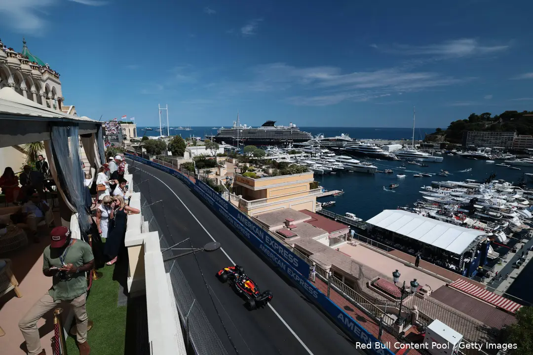 <i>Max Verstappen, wonend te Monaco, wist vlak bij huis niet voor een derde keer te zegevieren.</i>