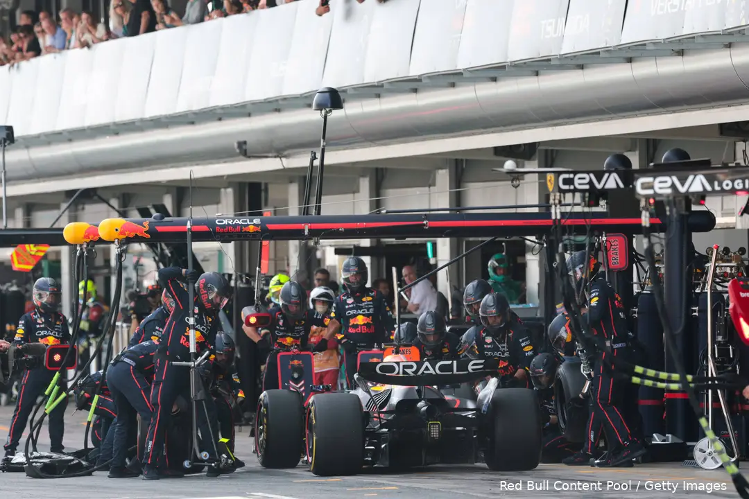 max verstappen spanje rb21 red bull racing 1 pitstop 122