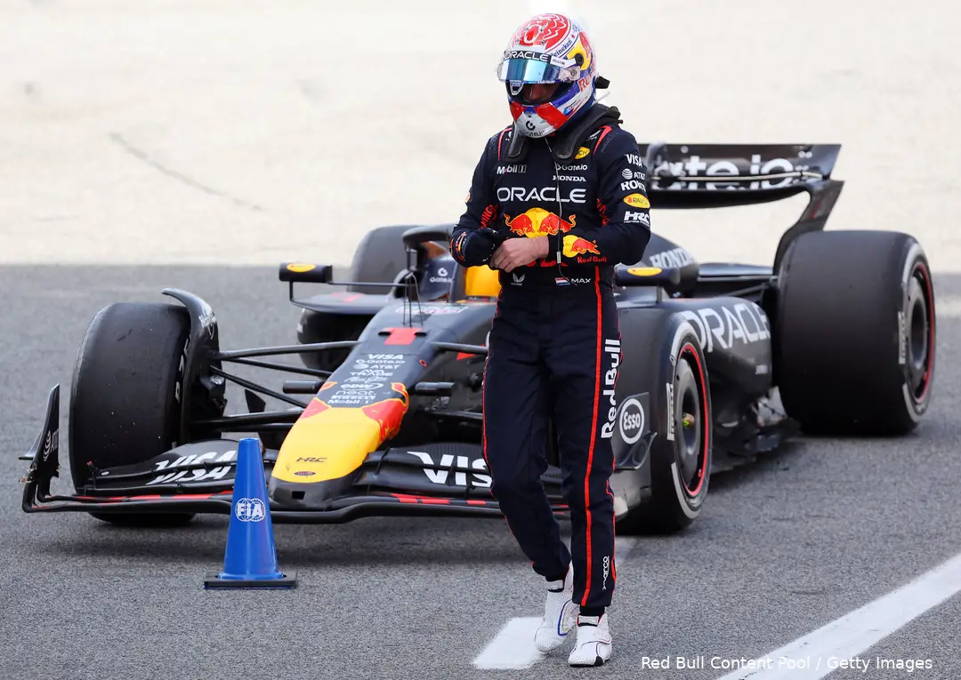 Analisten denken dat het inschattingsvermogen van Verstappen beïnvloed werd door zijn emoties.