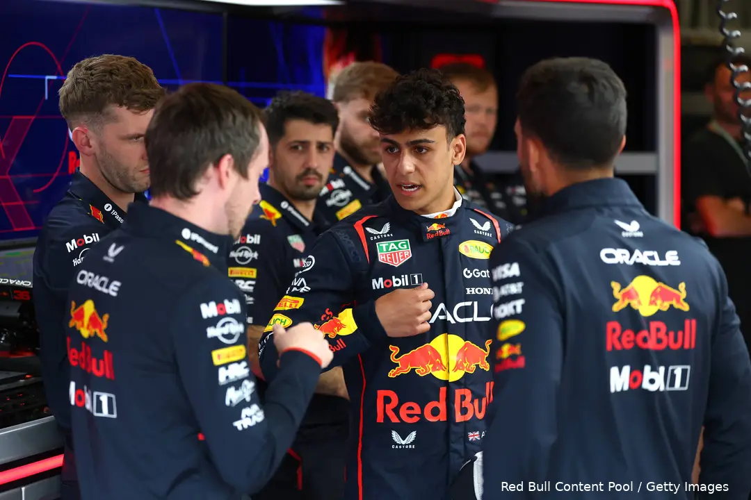 arvid lindblad silverstone red bull racing 114