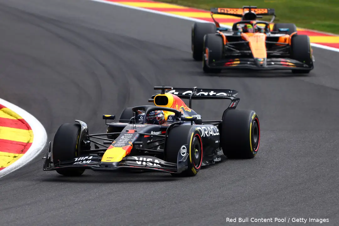 verstappen-piastri-red-bull-mclaren-spa-sprintrace-9