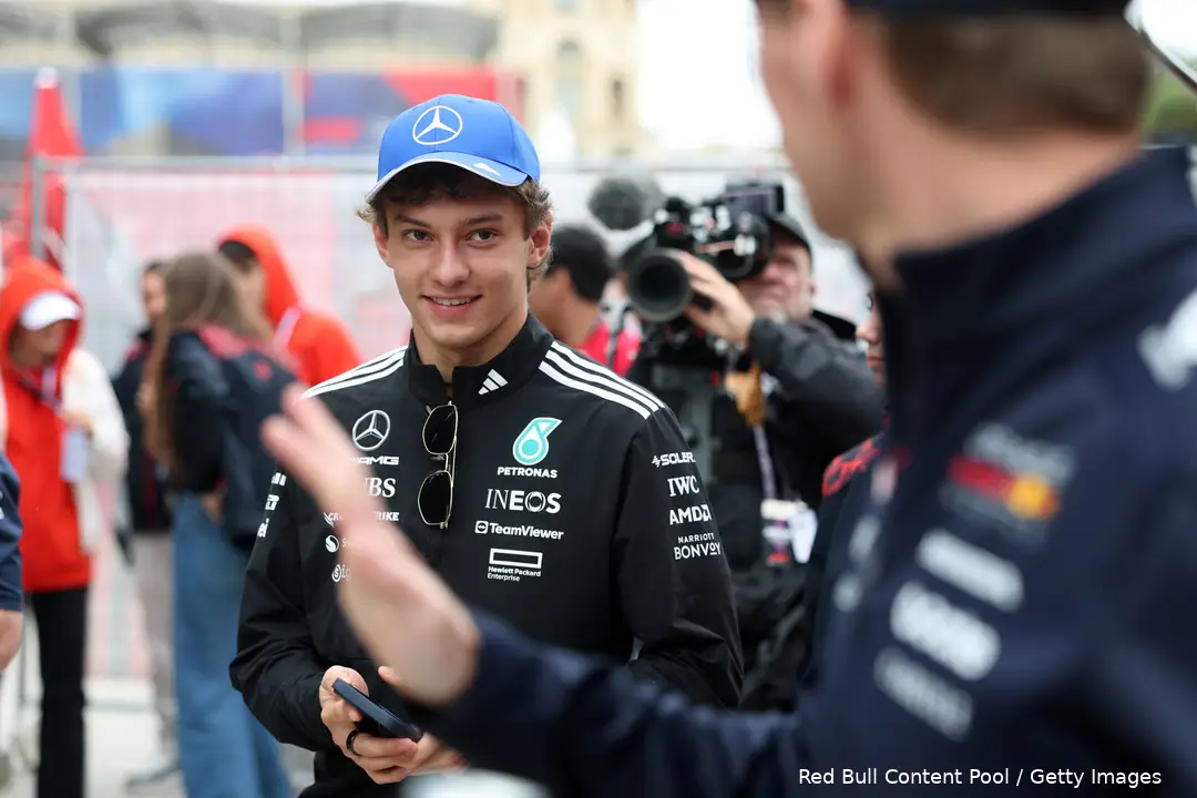 max-verstappen-red-bull-bakoe-2025-1-kimi-antonelli