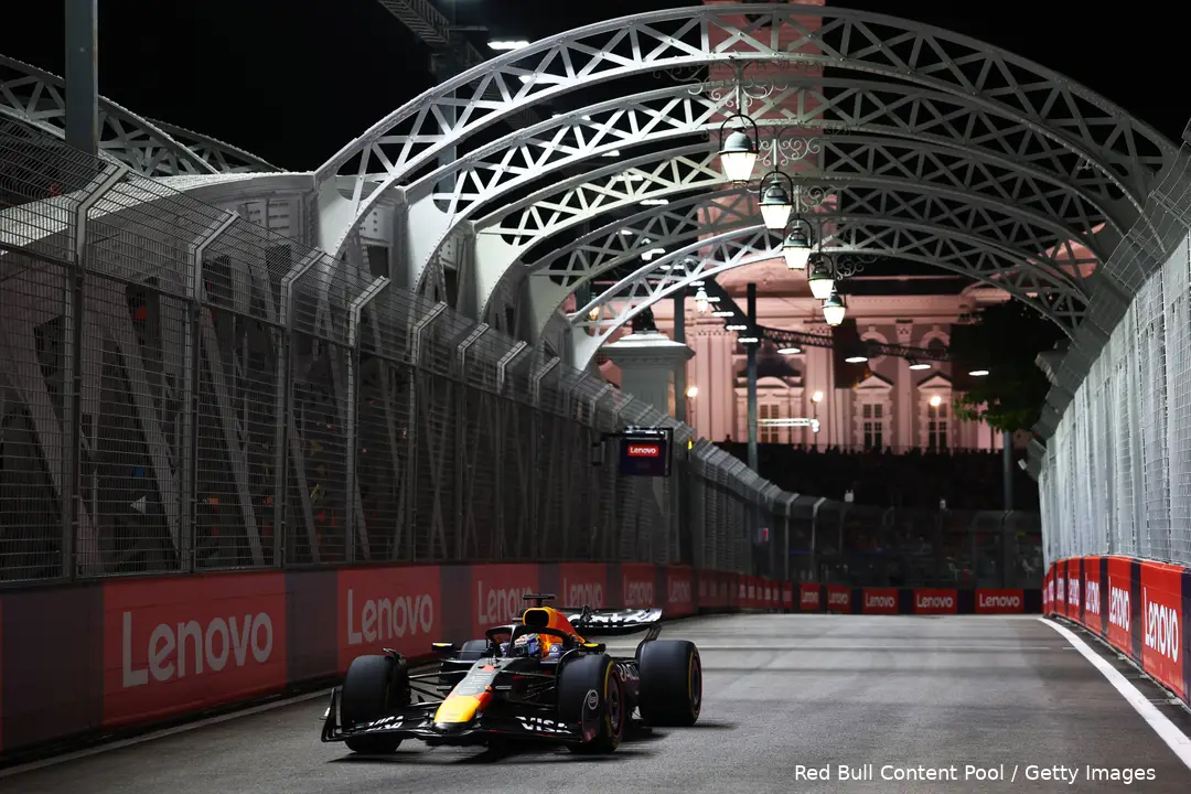 max-verstappen-red-bull-racing-rb21-singapore-vrijdag-117