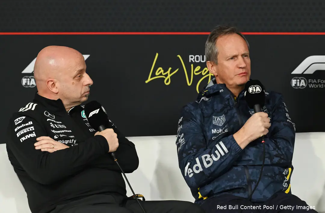 simone-resta-mercedes-paul-monaghan-red-bull-racing-las-vegas-1