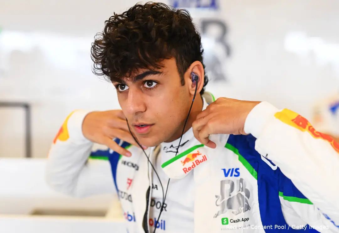 arvid-lindblad-racing-bulls-2025-abu-dhabi-14