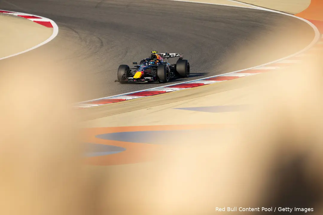isack-hadjar-red-bull-racing-rb22-wintertest-bahrein-19