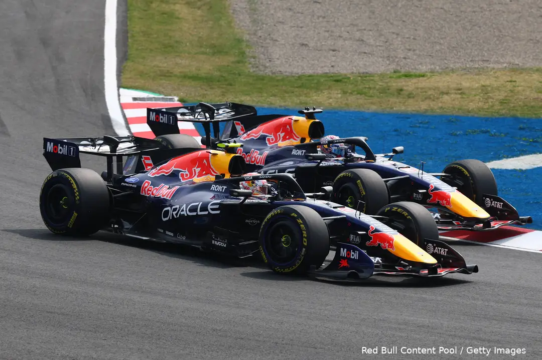 max-verstappen-isack-hadjar-red-bull-racing-2026-zondag-japan-race-start