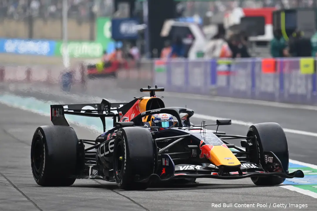 max-verstappen-rb22-red-bull-racing-2026-zondag-japan-race-pitstop