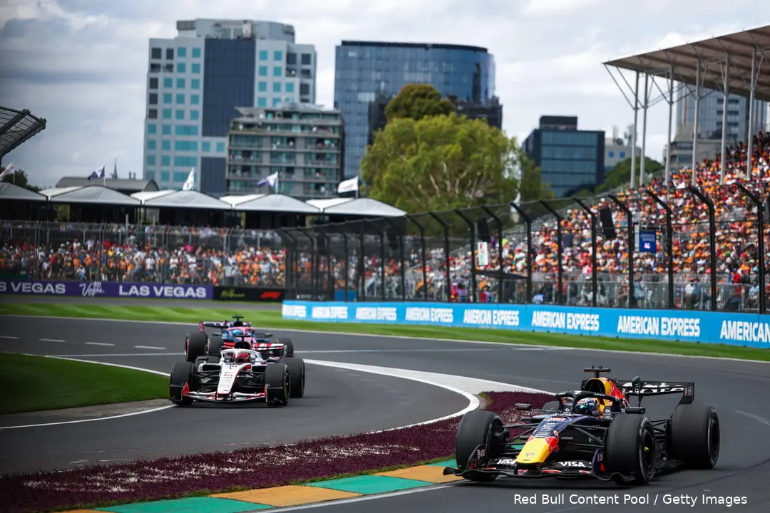 max-verstappen-red-bull-racing-rb22-australië-grand-prix-17-oliver-bearman-pierre-gasly