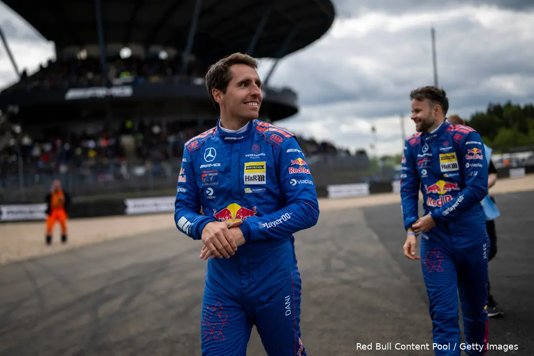 dani-juncadella-jules-gounon-verstappen-racing-nurburgring-nordschleife-24-uur-1