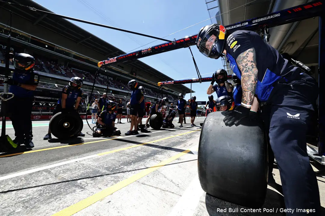 Red Bull-monteurs-spanje-Barcelona-1