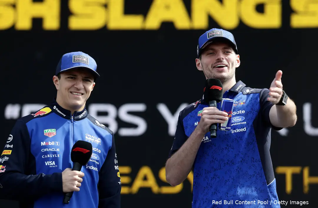 SI202607030209Verstappen-Hadjar-Silverstone-1-Red Bull-vrijdag-1