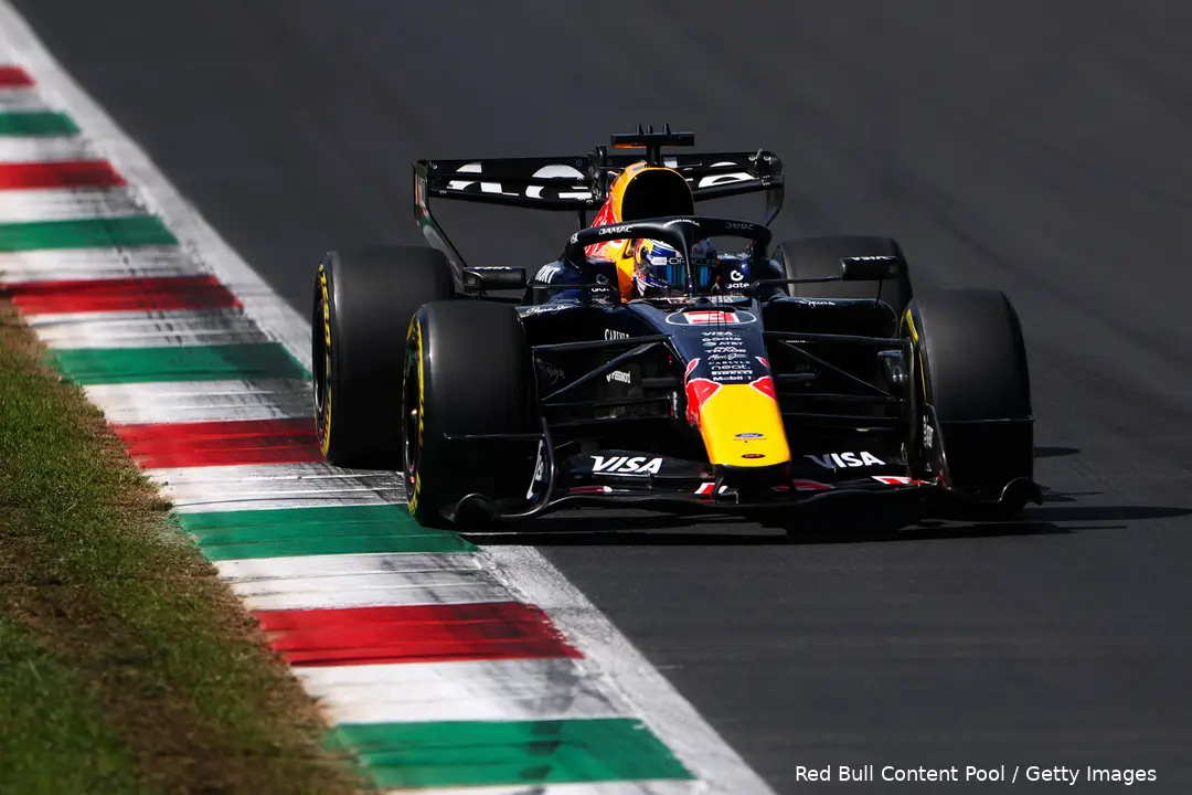 max-verstappen-red-bull-racing-rb22-monza-italië-12