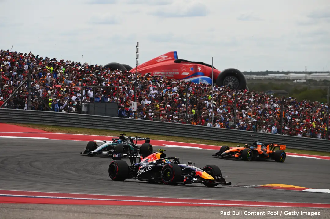 isack-hadjar-red-bull-racing-cota-gp-verenigde-staten-vs-zondag-RB22-george-russell