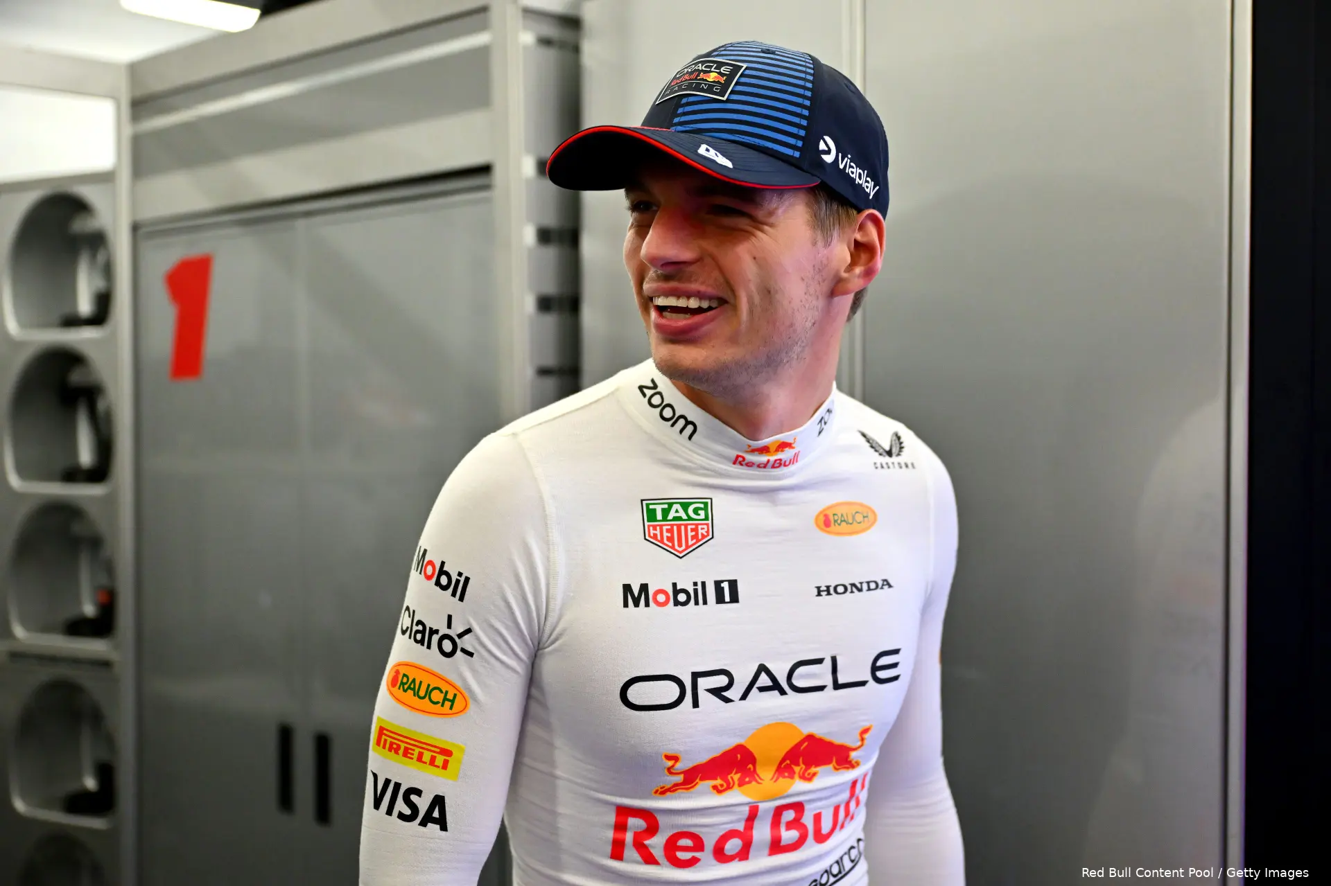 max verstappen bakoe 2024 zaterdag 1 blij lach