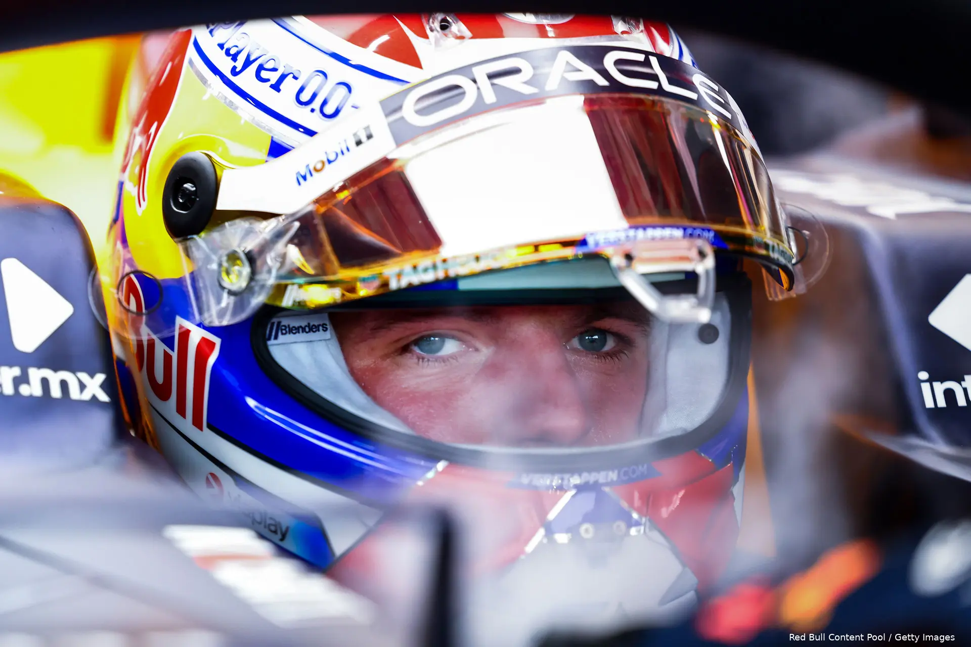 max verstappen helm singapore 13