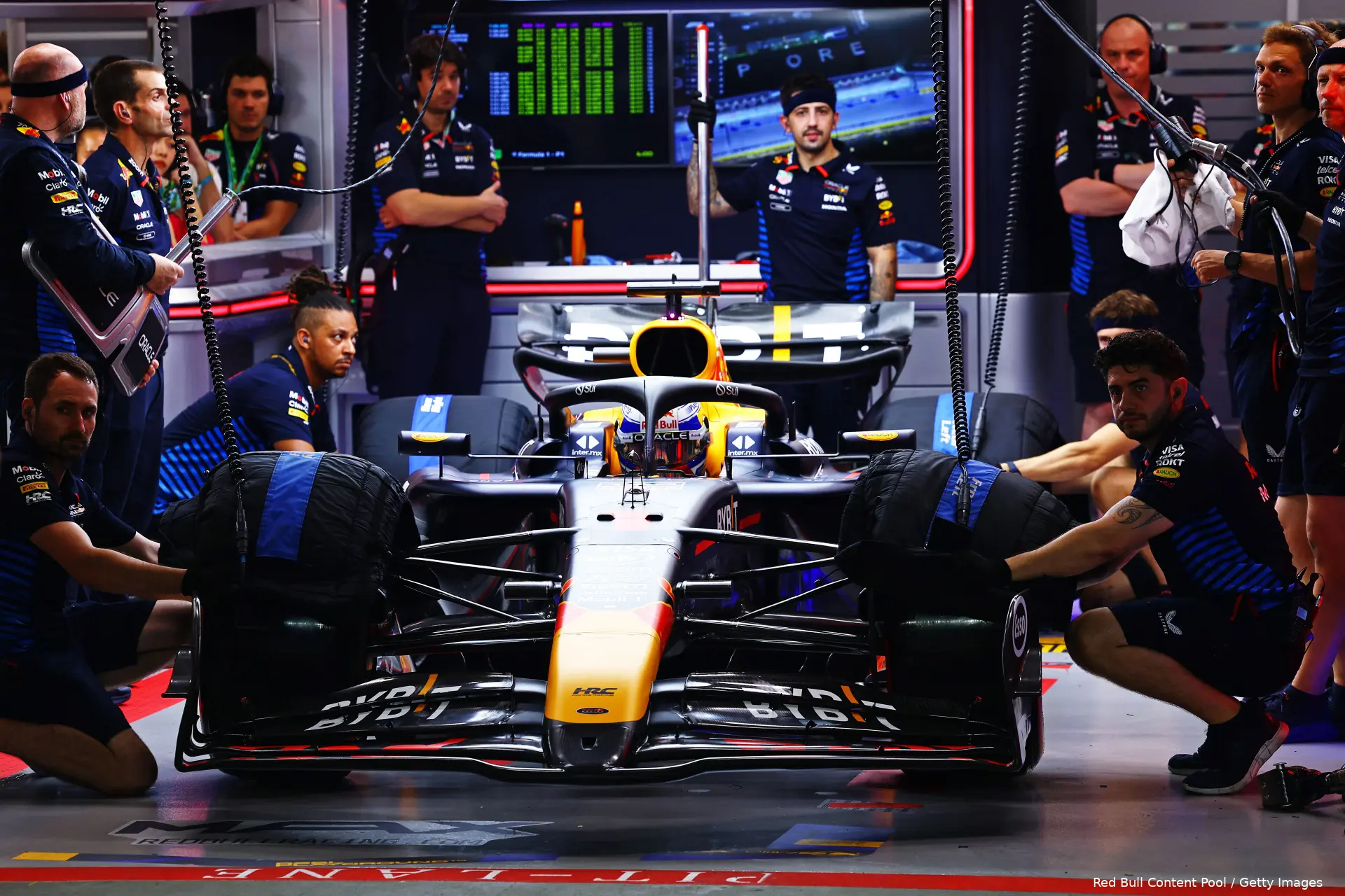 max verstappen singapore red bull racing rb20 17