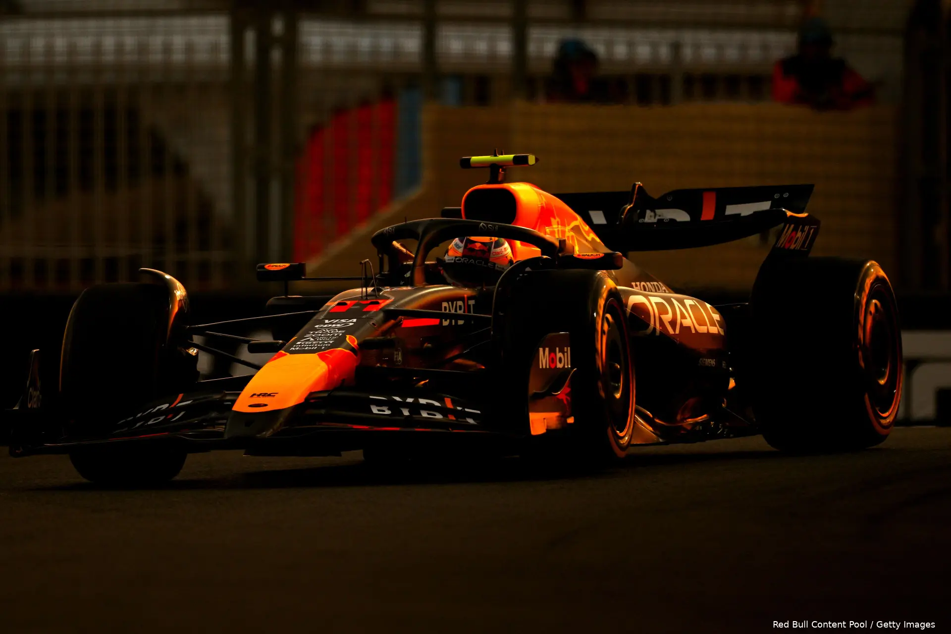 sergio perez red bull racing abu dhabi vrijdag rb20 10