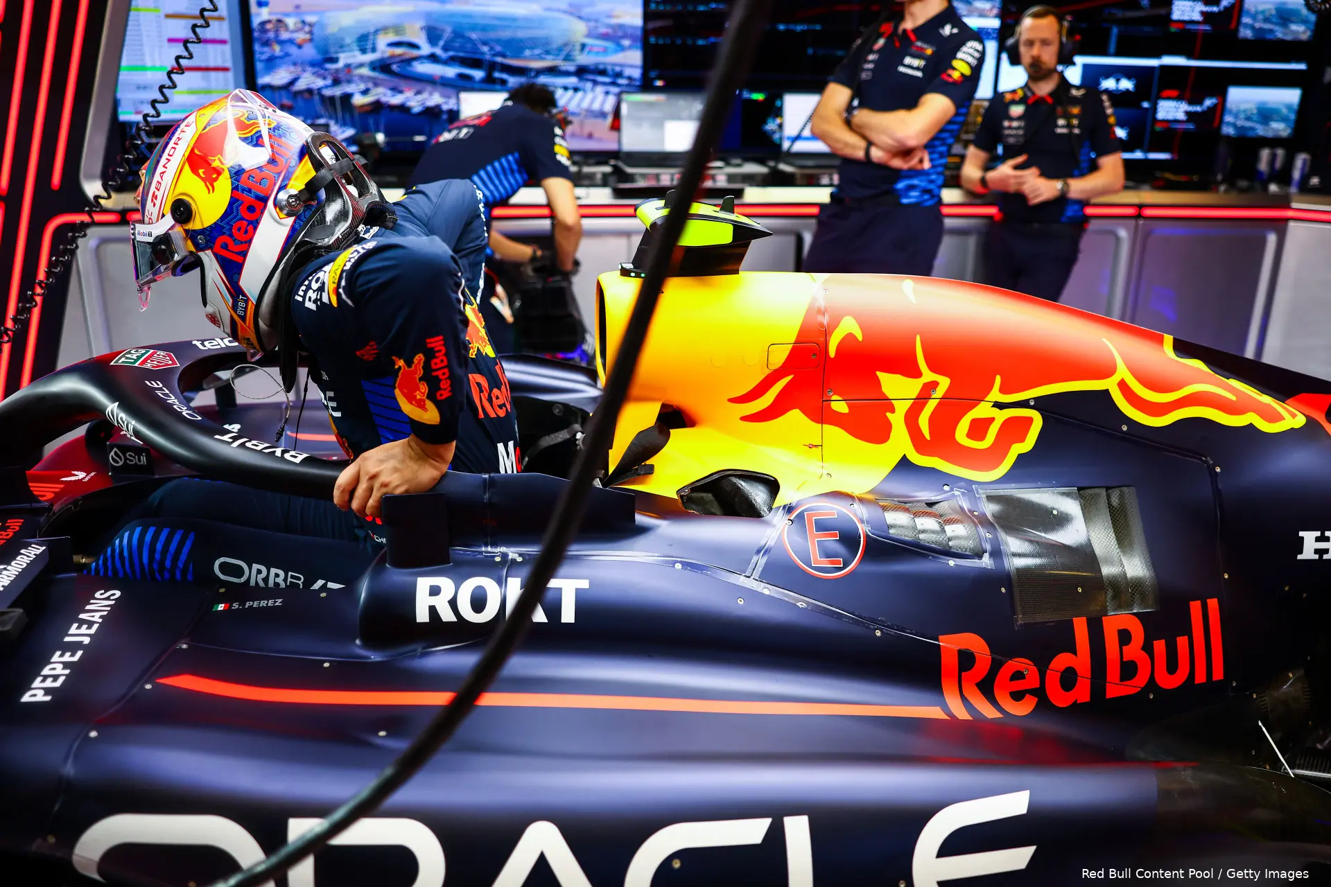 sergio perez red bull racing abu dhabi vrijdag rb20 8