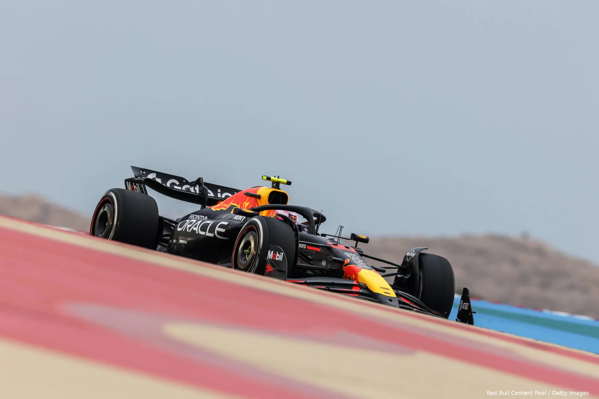 liam lawson rb21 red bull racing bahrein wintertest 2025 111