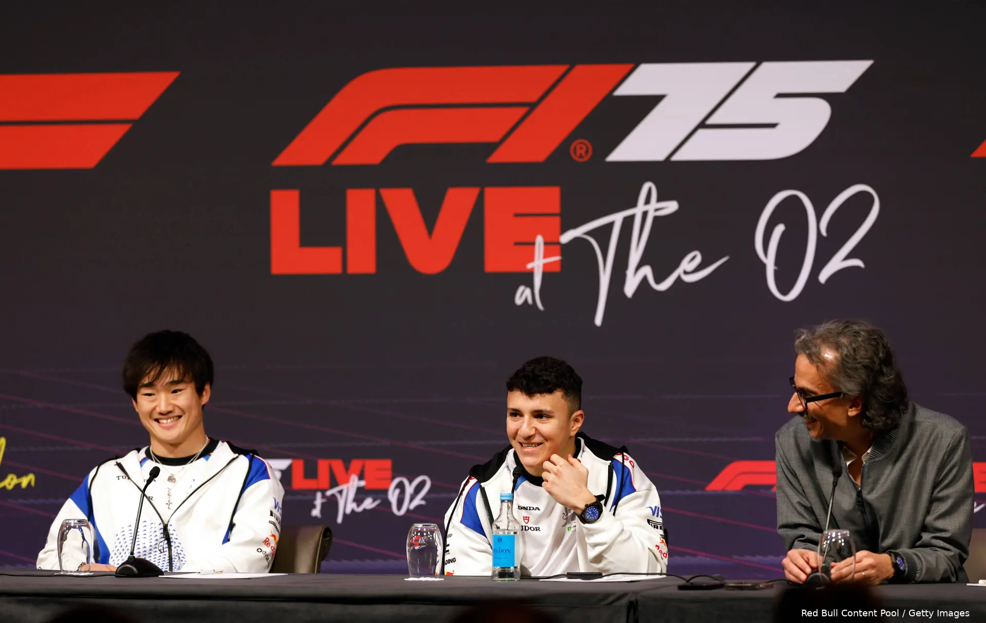 londen 2025 launch event racing bulls yuki tsunoda isack hadjar laurent mekies 2