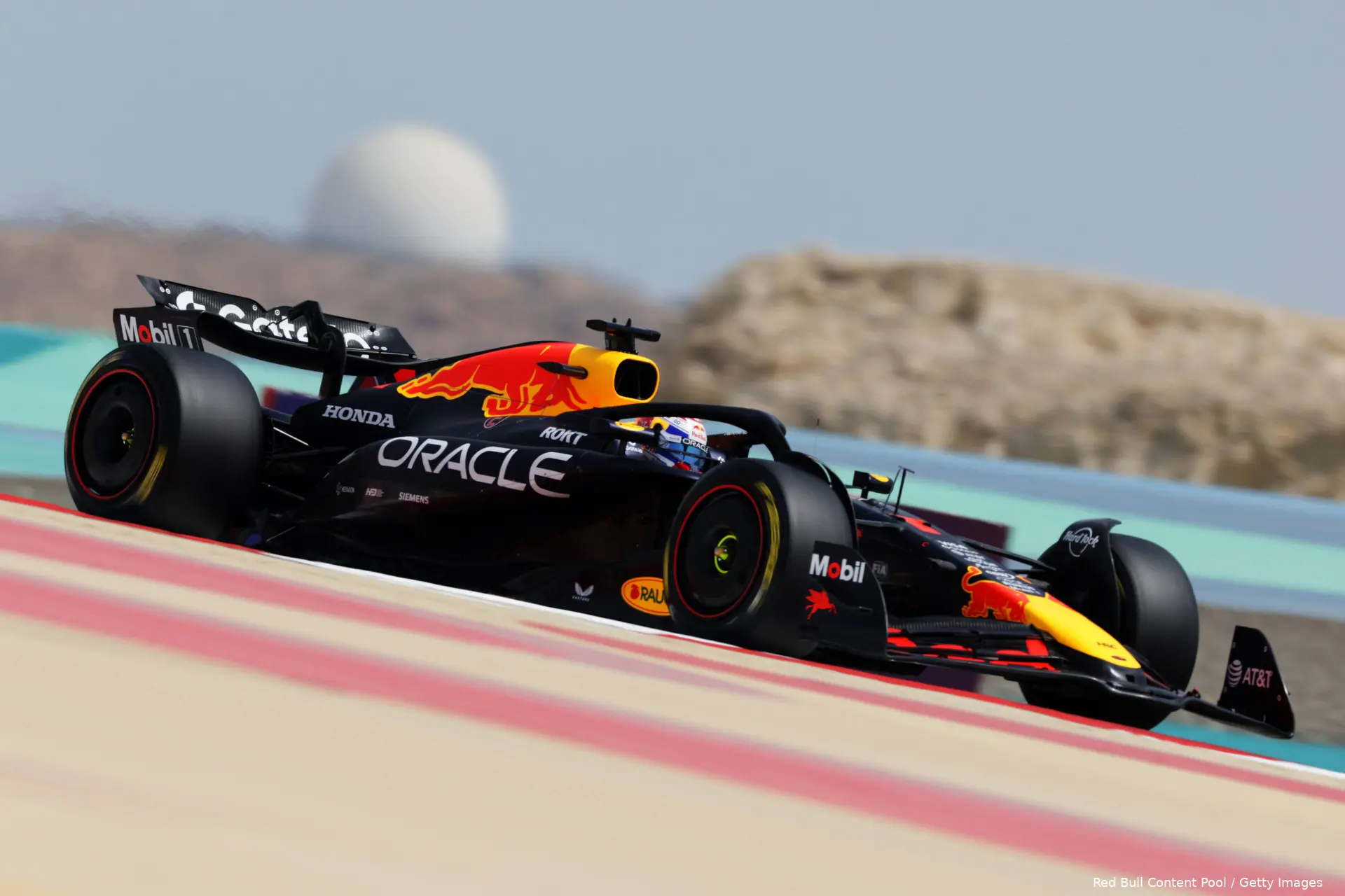 max verstappen rb21 bahrein wintertest red bull racing 12 132