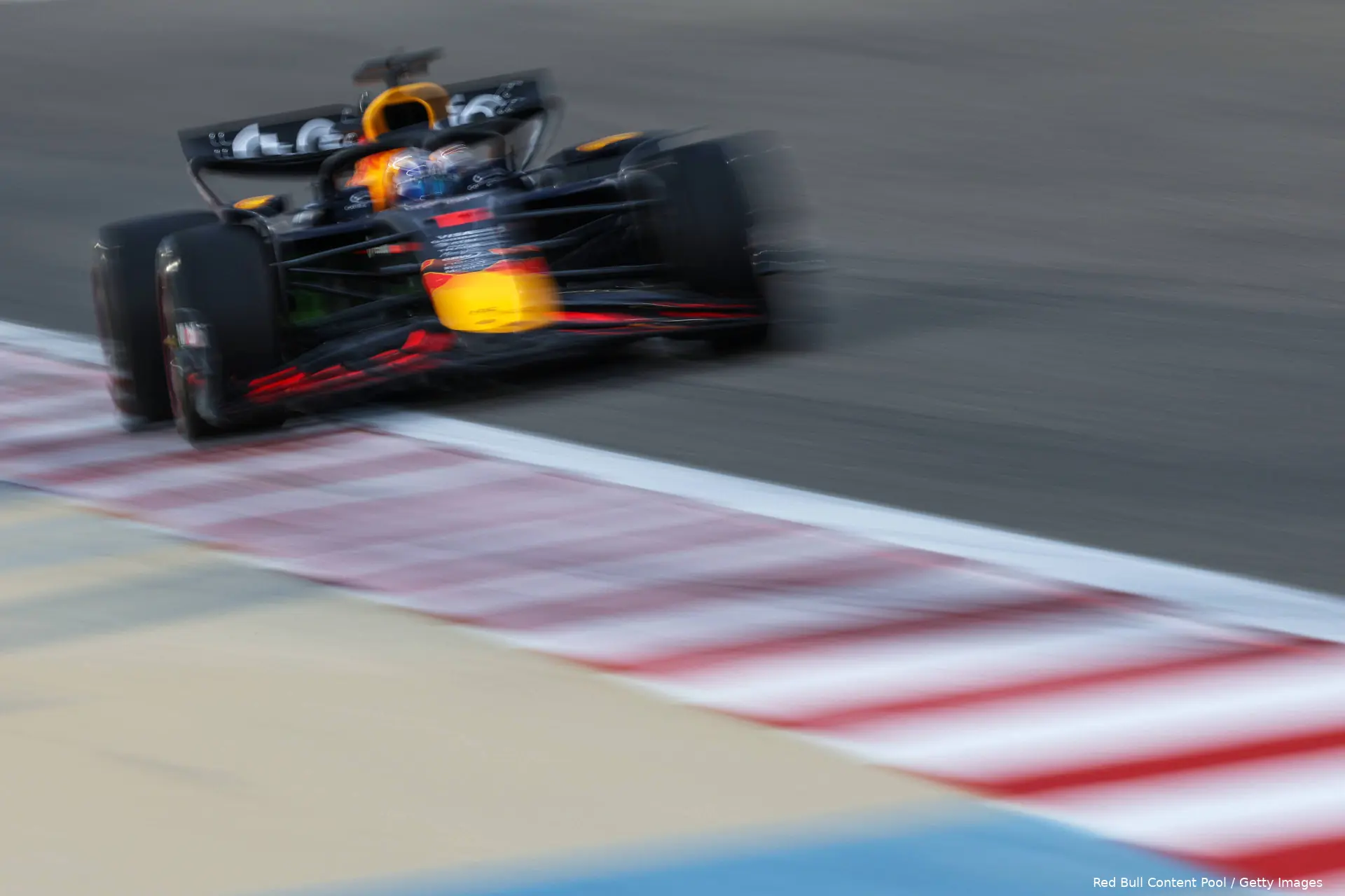max verstappen rb21 red bull racing bahrein 2025 wintertest 12123 1123