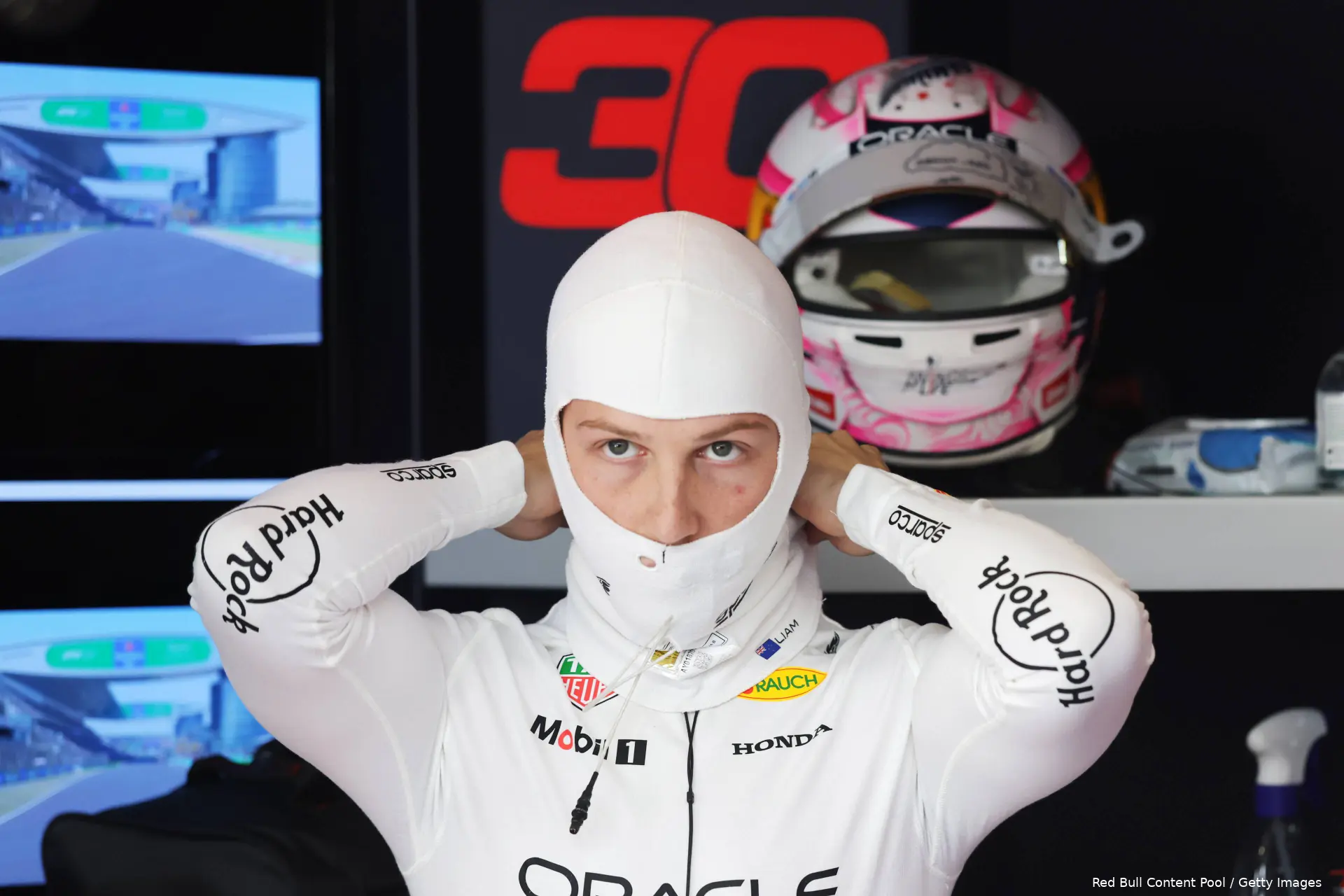 liam lawson rb21 red bull racing helm china 1