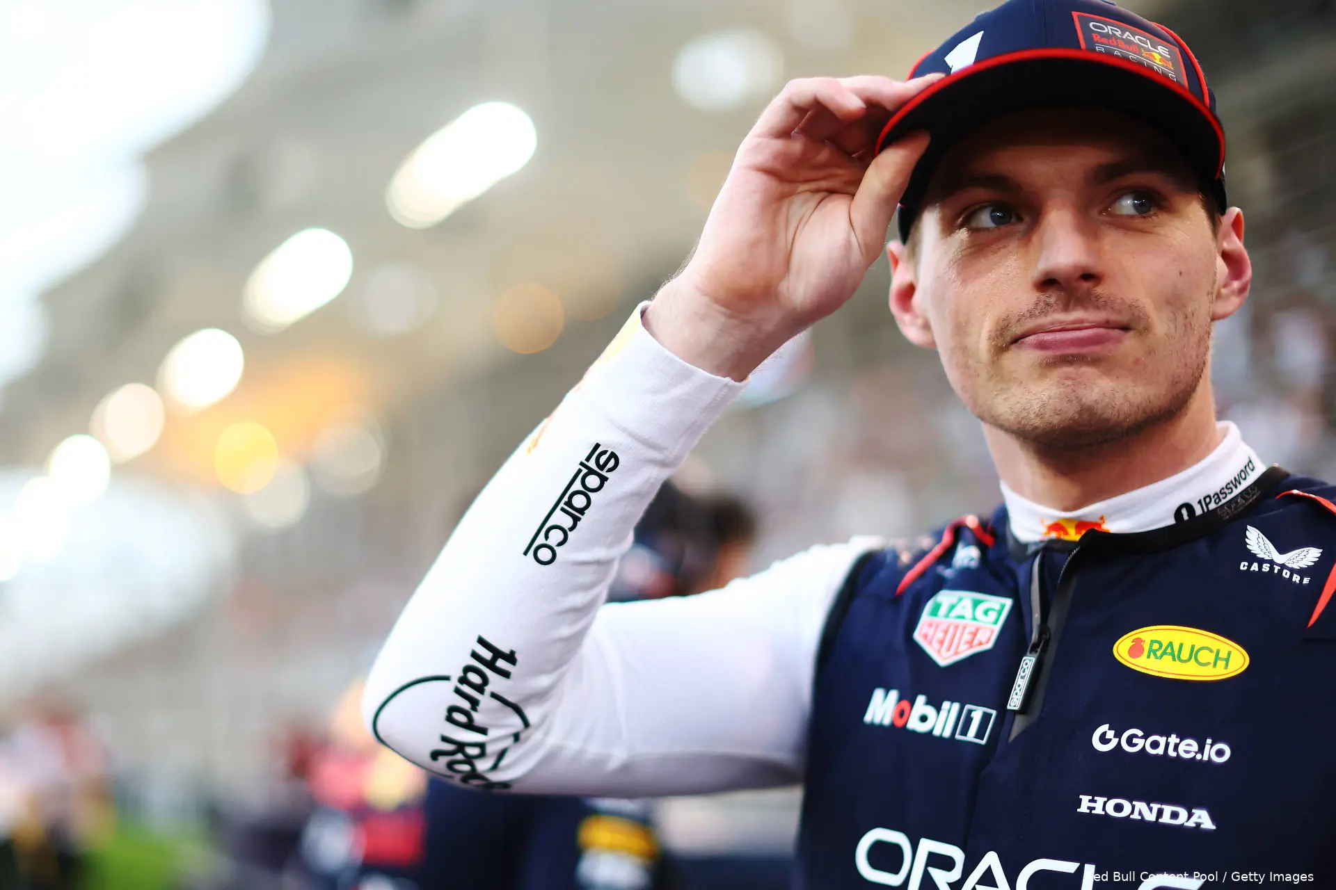 max verstappen helm bahrein red bull racing 101 pet