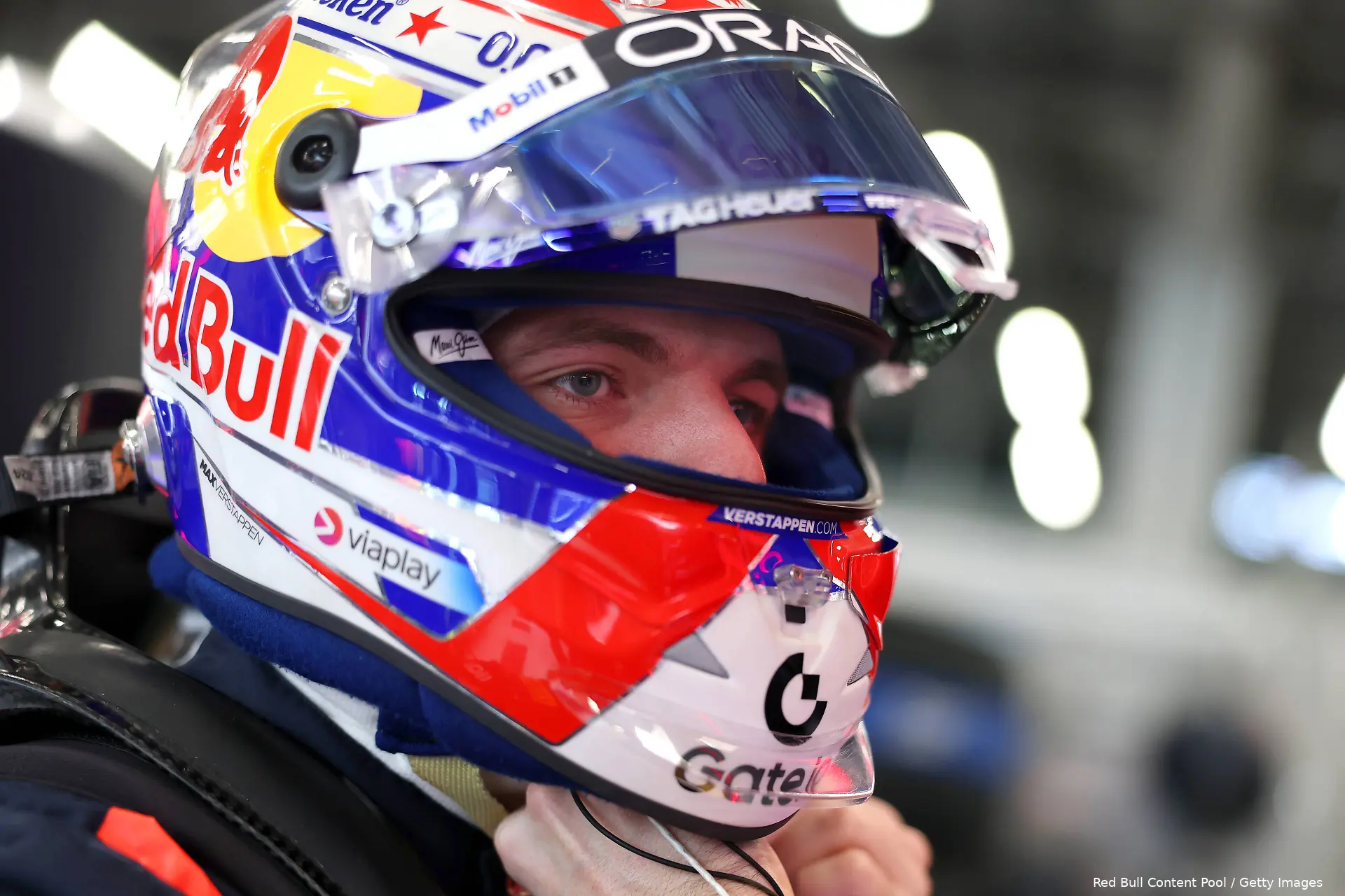 max verstappen helm red bull racing saoedi arabie 1