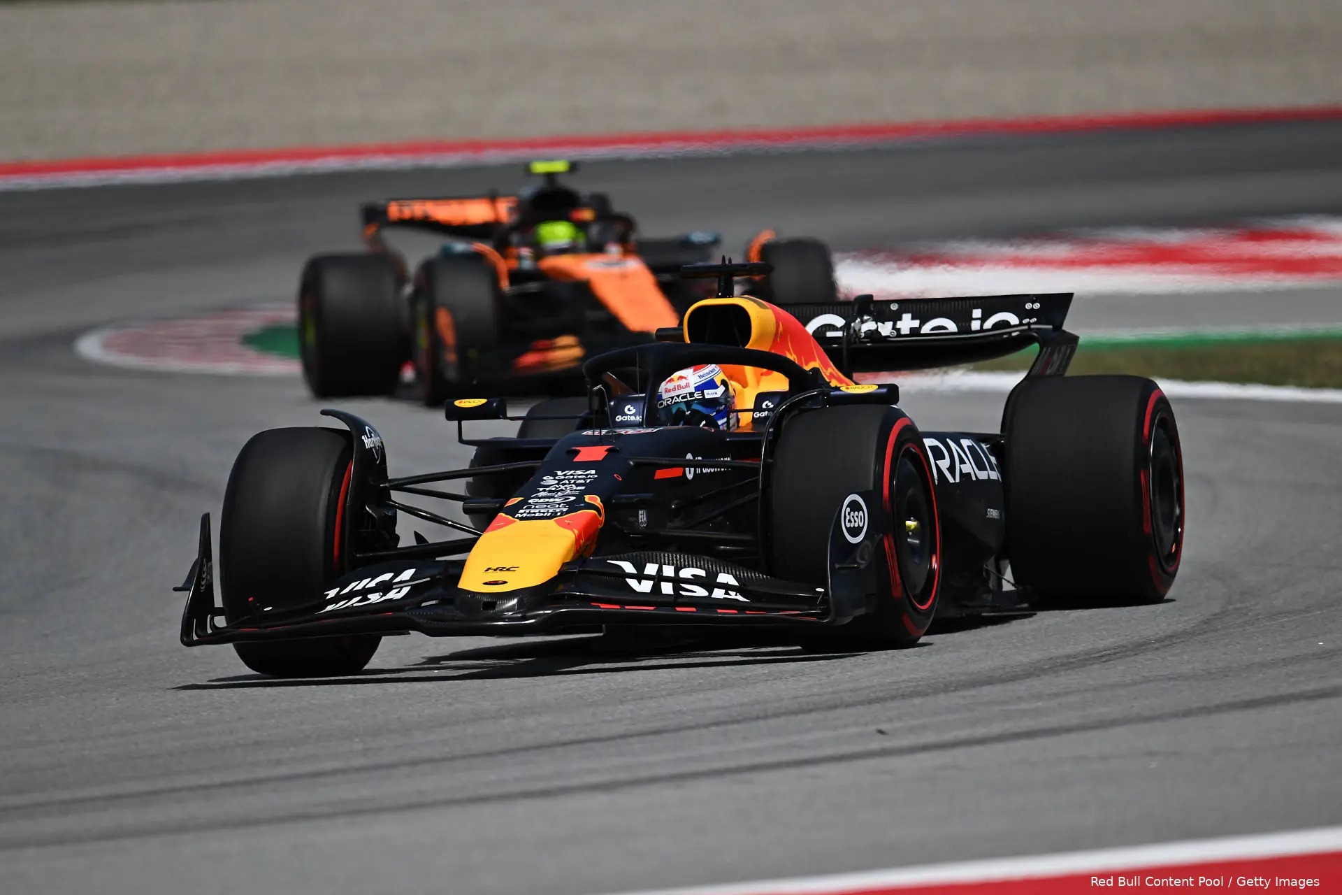 max verstappen lando norris rb21 spanje mclaren