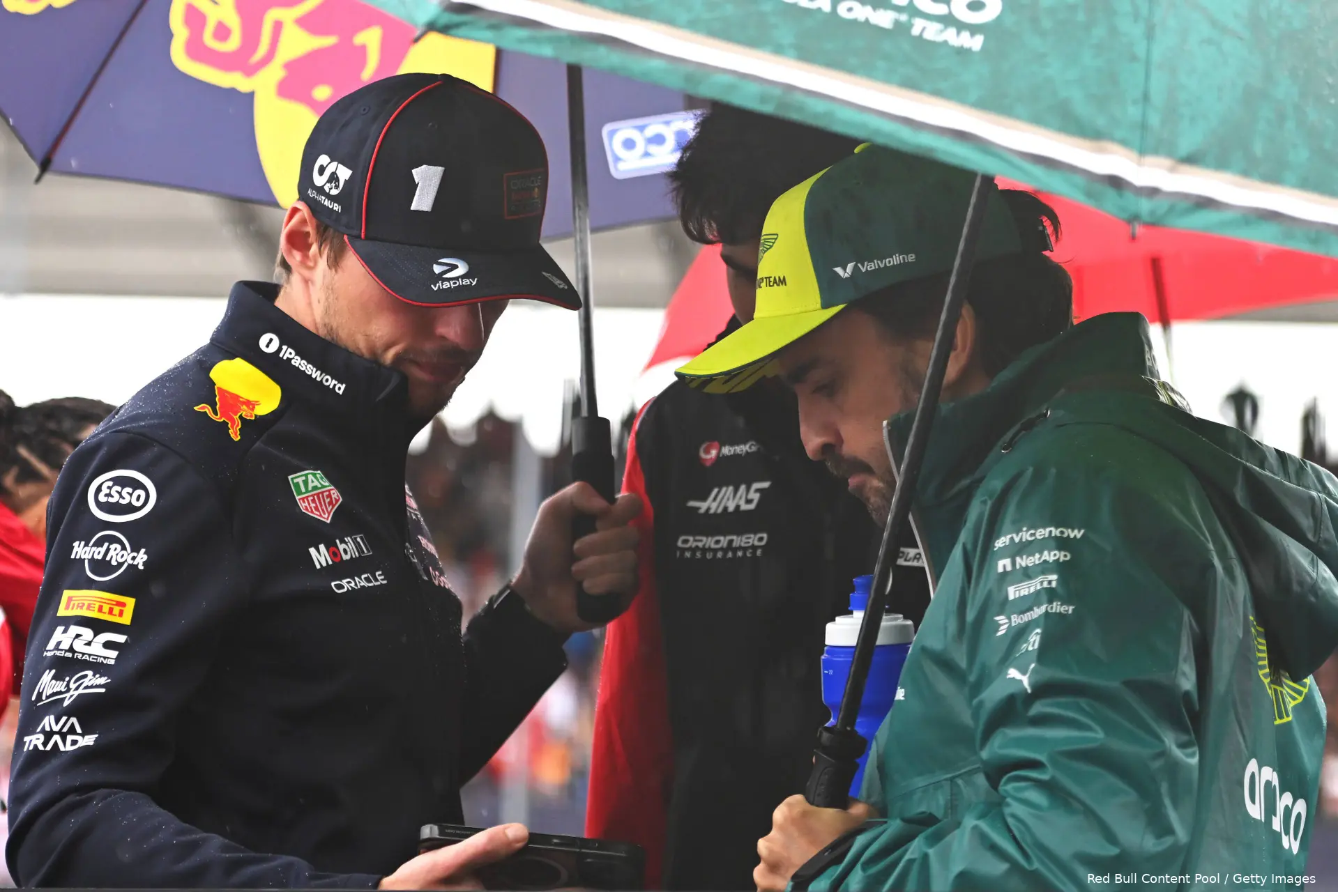 max verstappen red bull racing esteban ocon haas fernando alonso aston martin 2025 silverstone groot brittannie zondag drivers parade 1
