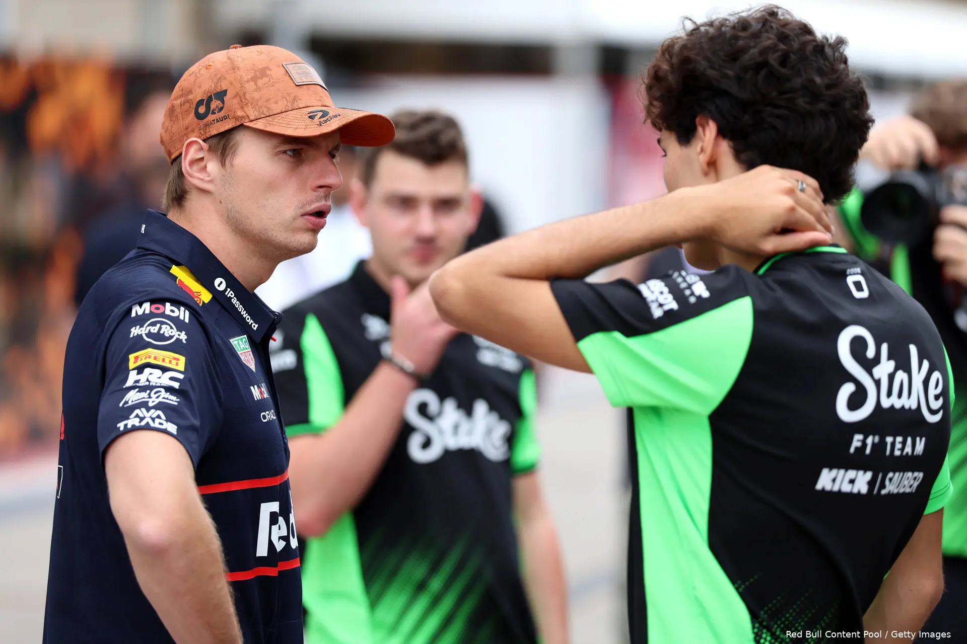 max-verstappen-gabriel-bortoleto-red-bull-racing-sauber-2025-cota-12