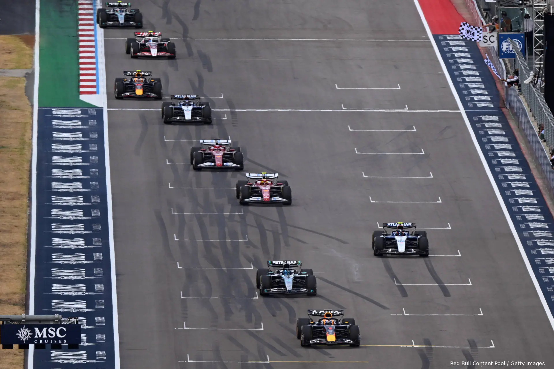 max-verstappen-george-russell-carlos-sainz-red-bull-mercedes-williams-austin-zaterdag (6)