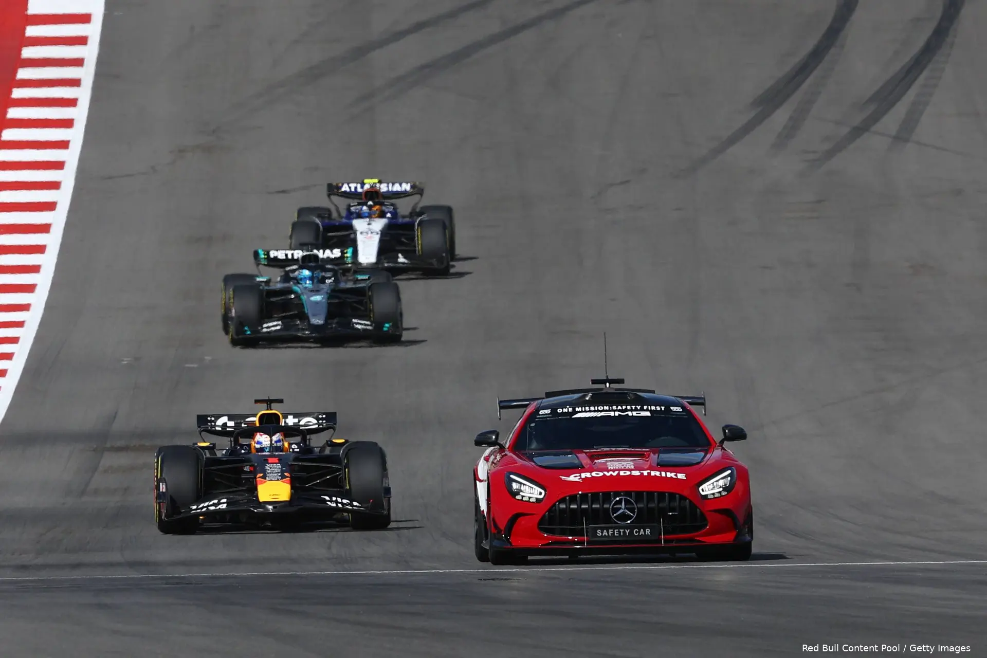 safety-car-cota-max-verstappen-george-russell-carlos-sainz