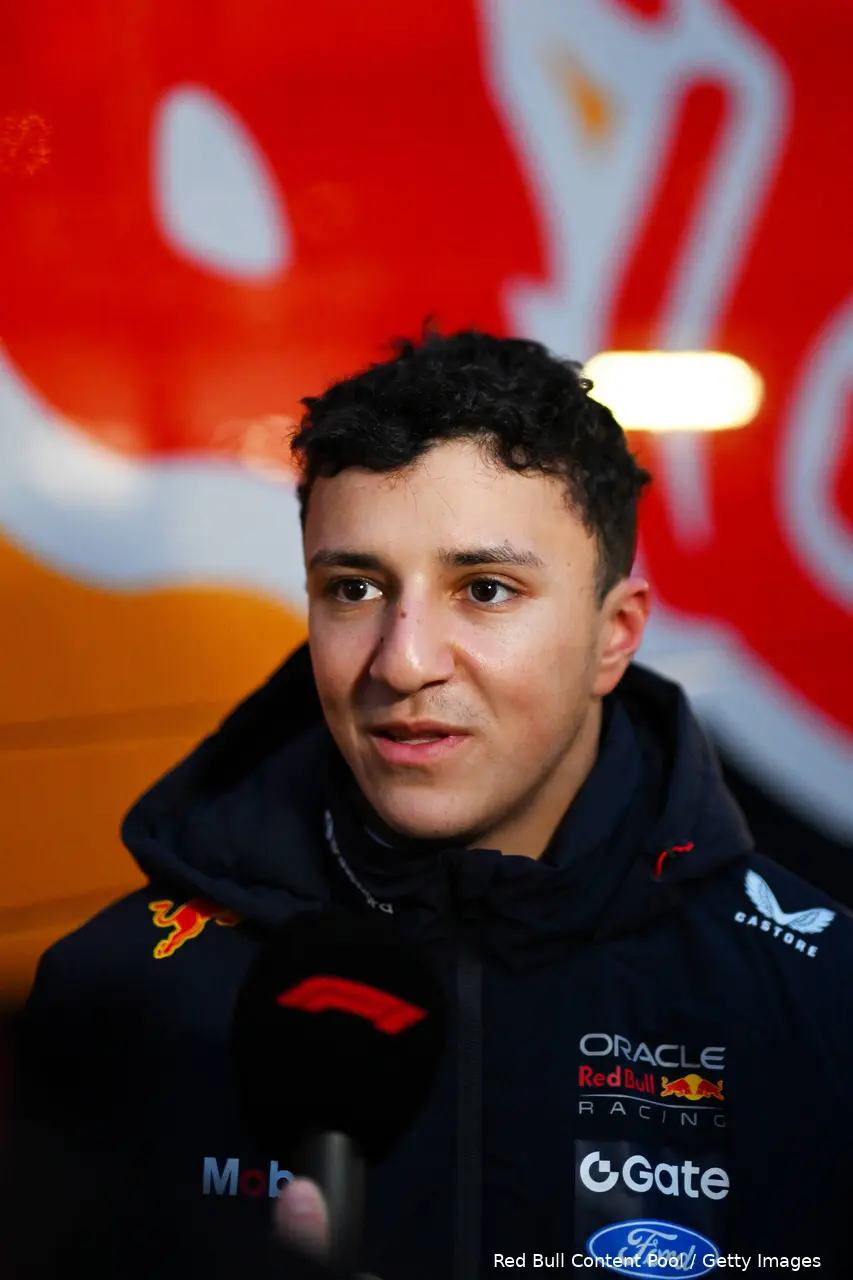 isack-hadjar-red-bull-racing-2026-1