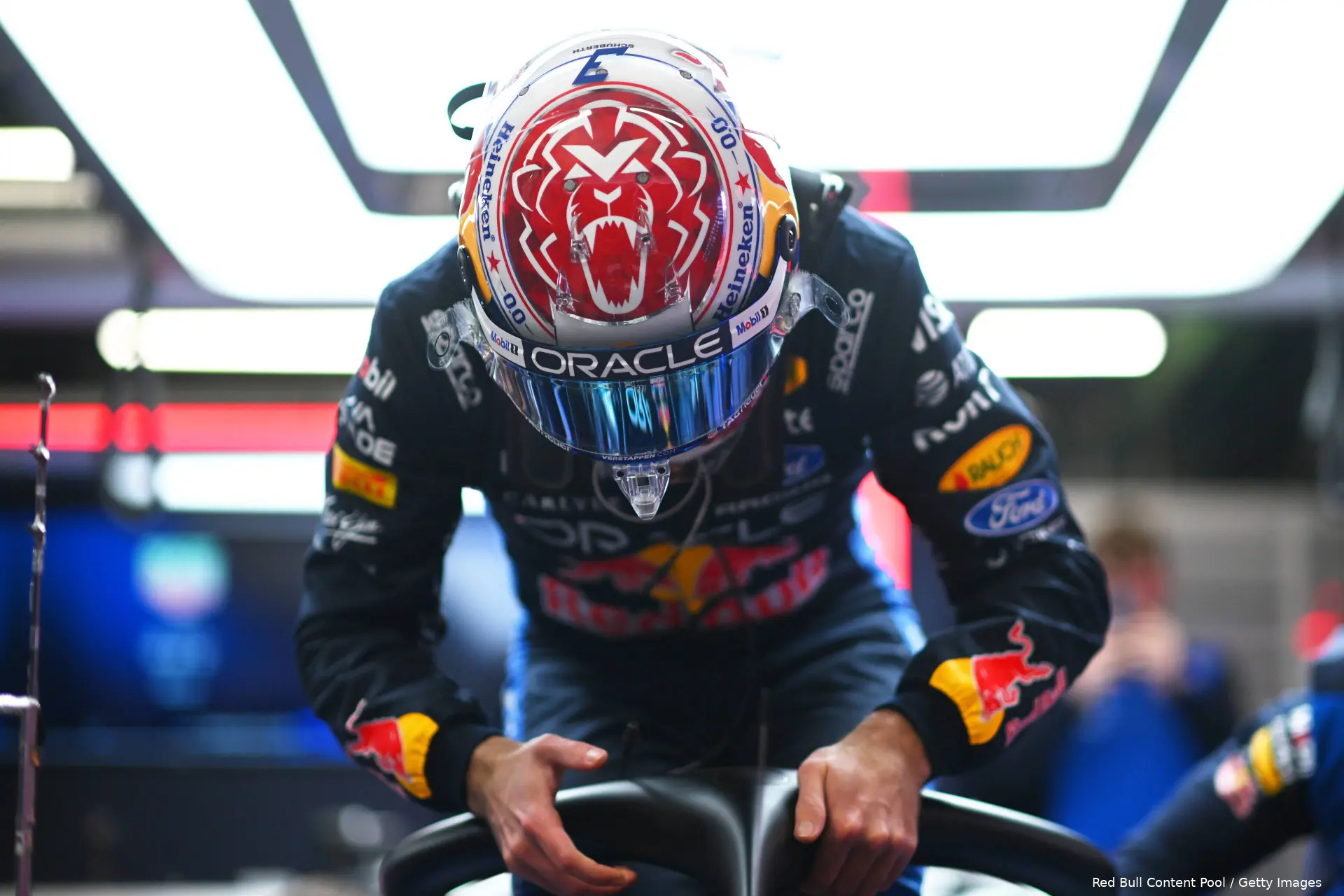 max-verstappen-red-bull-racing-barcelona-wintertest-test-1
