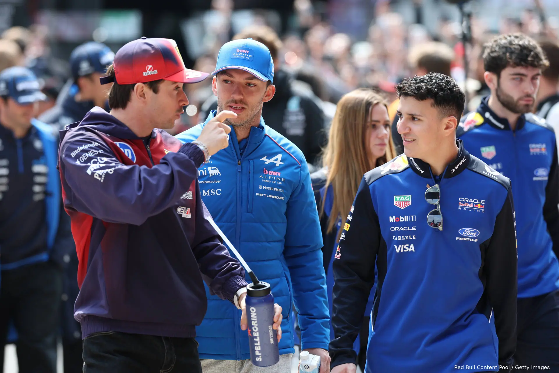 charles-leclerc-ferrari-pierre-gasly-alpine-isack-hadjar-red-bull-2026-zondag-china