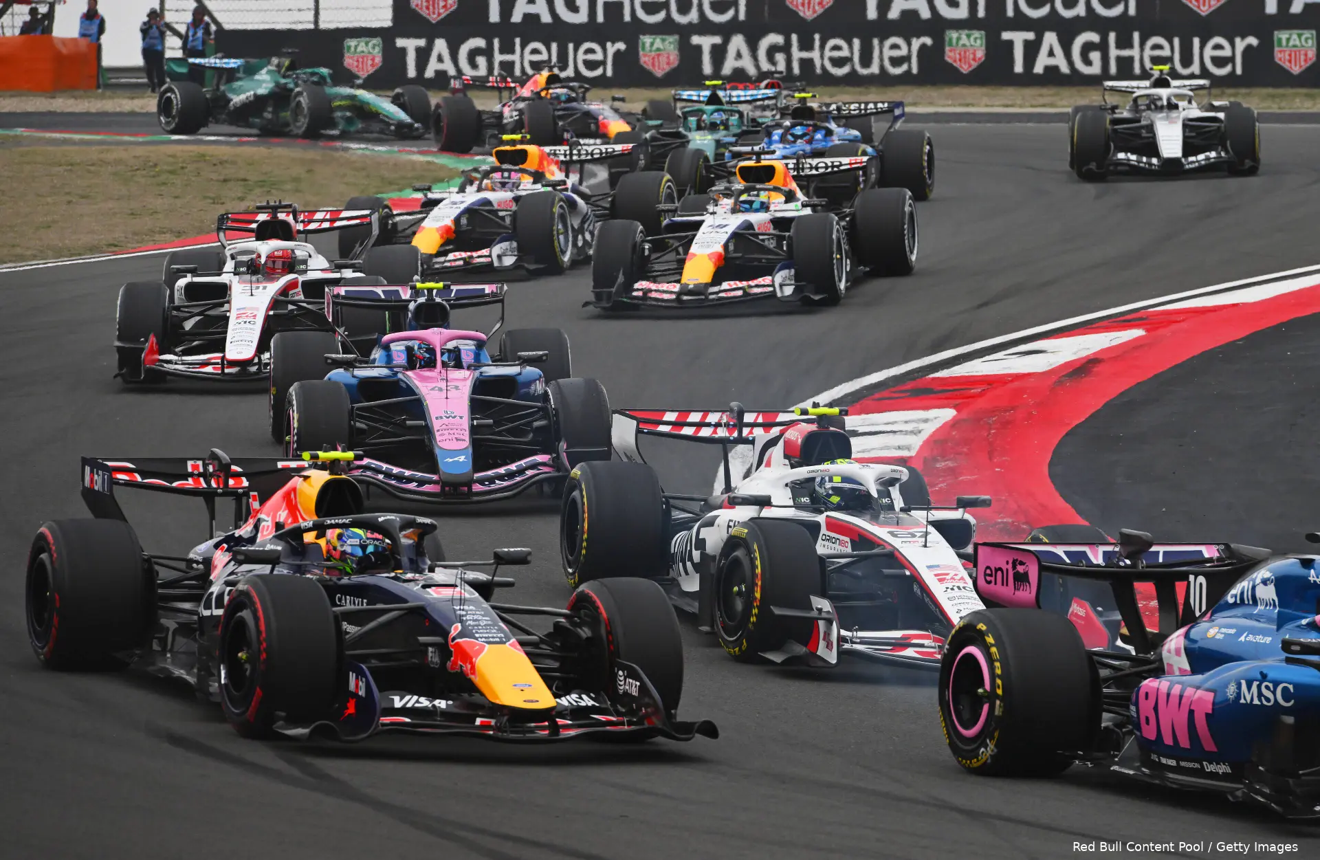isack-hadjar-red-bull-racing-2026-start-race-zondag-china