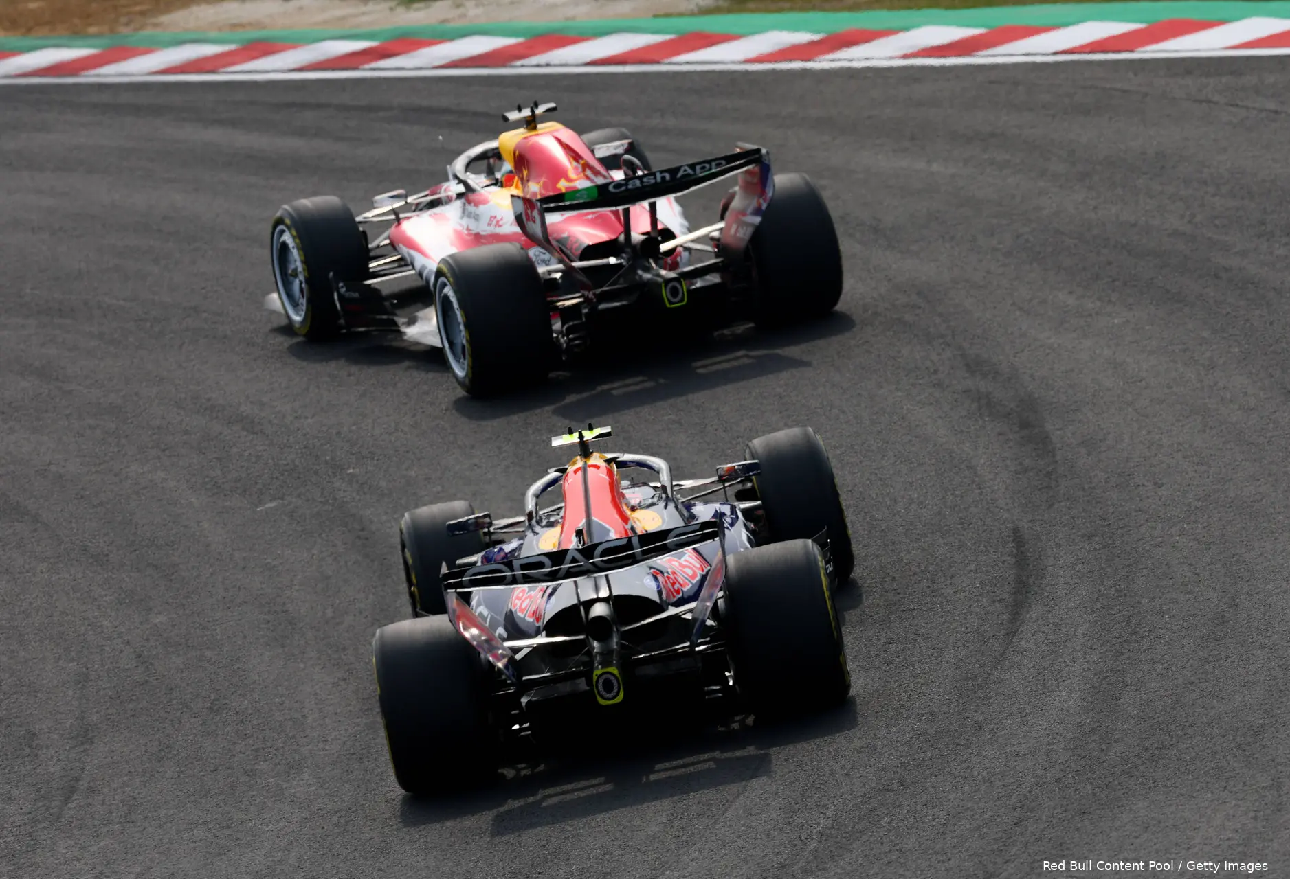 isack-hadjar-red-bull-racing-arvid-lindblad-racing-bulls-2026-zondag-japan-race