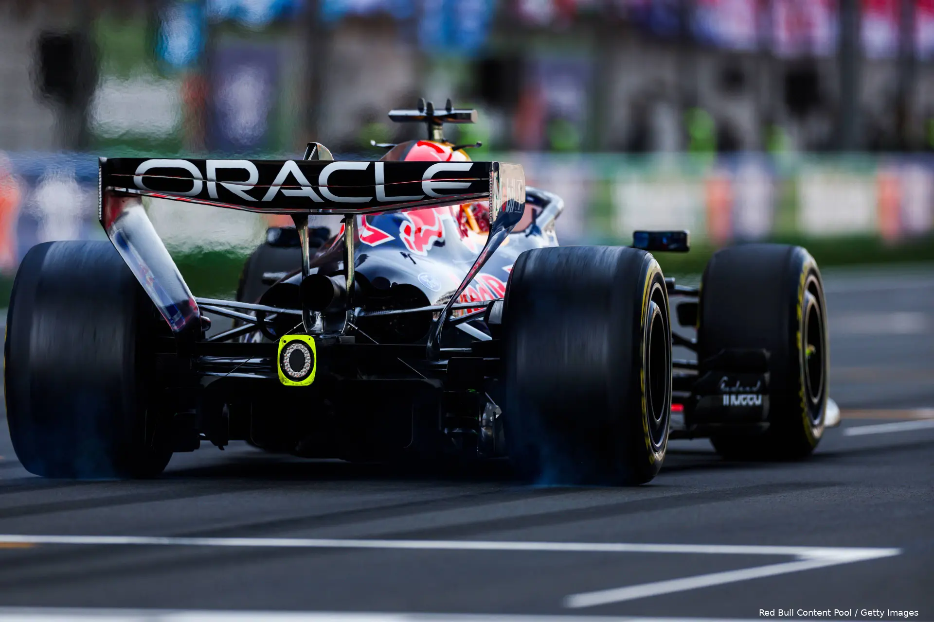 max-verstappen-red-bull-racing-china-sprintrace-1-start-wielspin