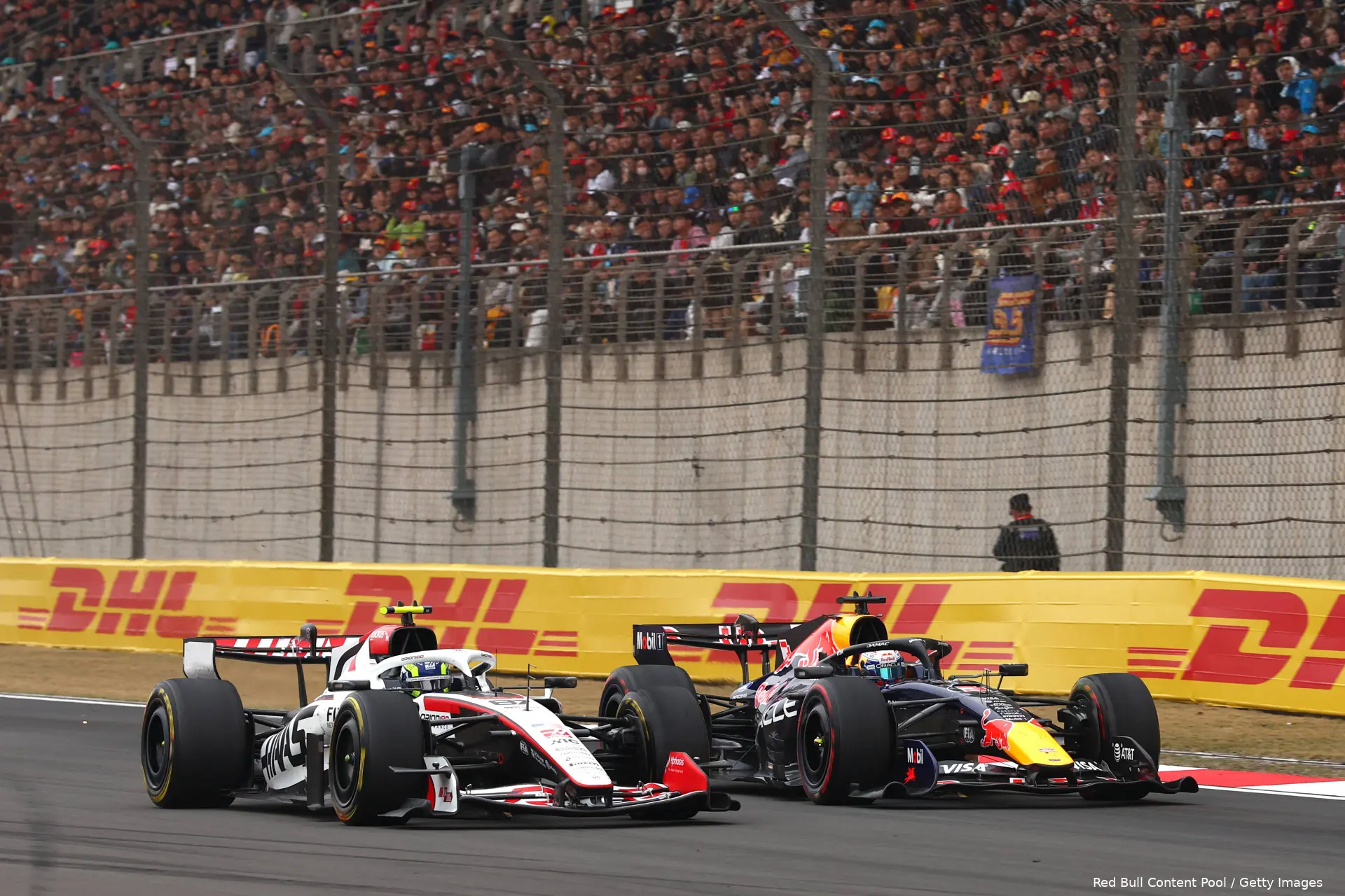 max-verstappen-red-bull-racing-oliver-bearman-haas-2026-zondag-race-china-3