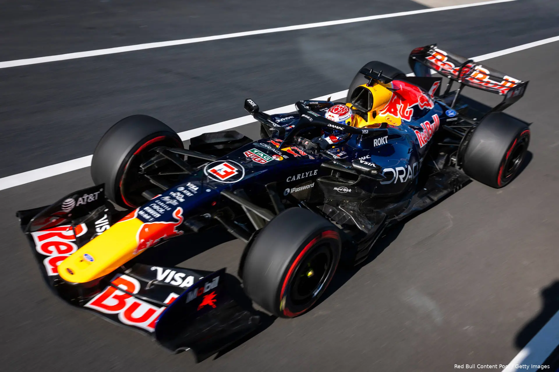 max-verstappen-red-bull-racing-rb22-china-12-11212