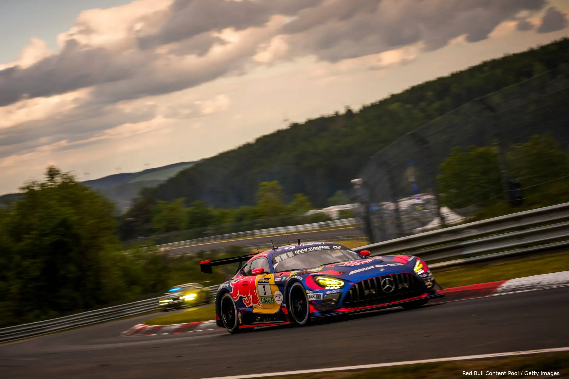 franz-hermann-nordschleife-nls-max-verstappen-dani-juncadella-jules-gounon-lucas-auer-mercedes-amg-gt3-nurburgring-nordschleife-racing-24-uur-1