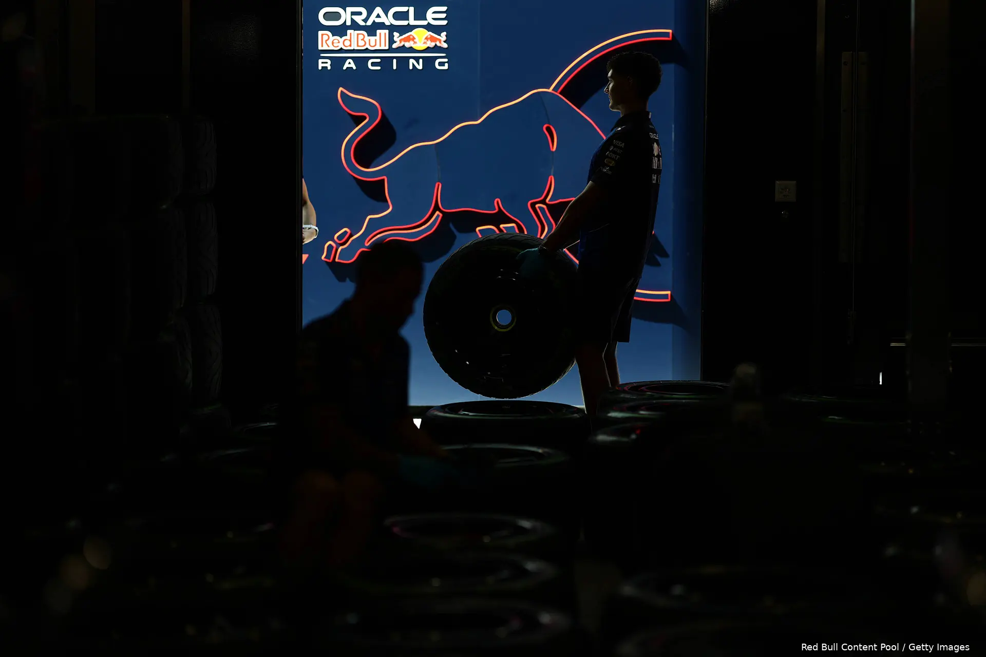 red-bull-racing-logo-monteur-banden-pirelli-belgië-2026