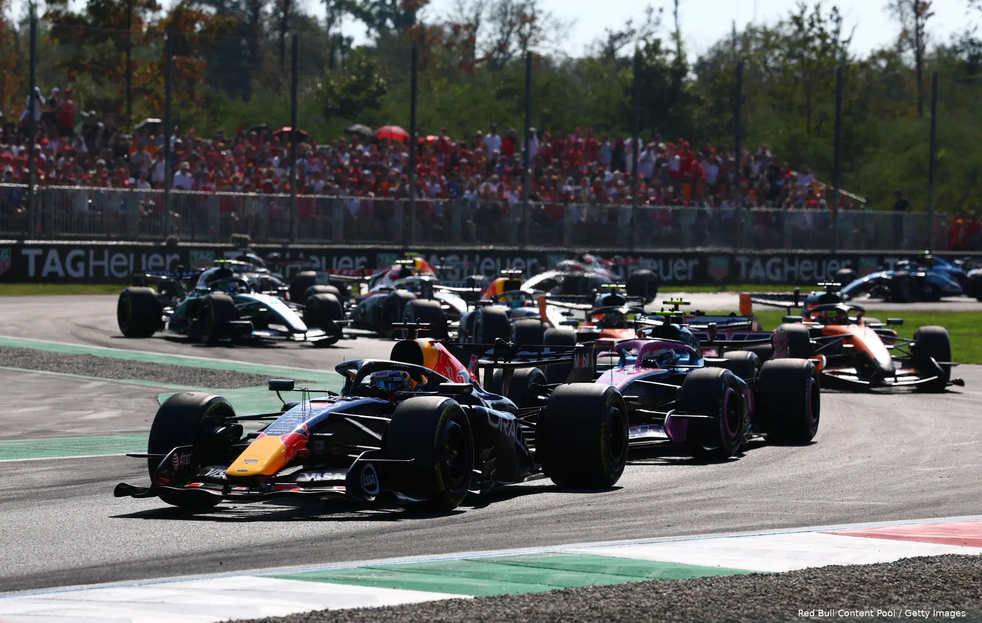 Verstappen-Red Bull-zondag-race-13